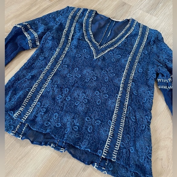 Alive & Olivia Blue Boho Summer Top with White Stitching. Size XS - Picture 6 of 10